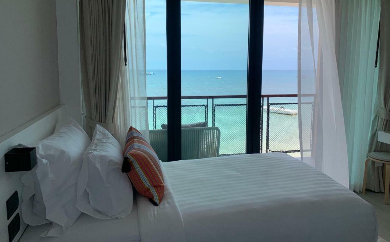 บลู เต่า บีช โฮเต็ล โรงแรม เกาะเต่า